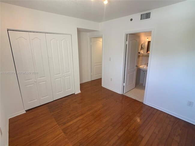 Building Photo - 1853 Jefferson Ave