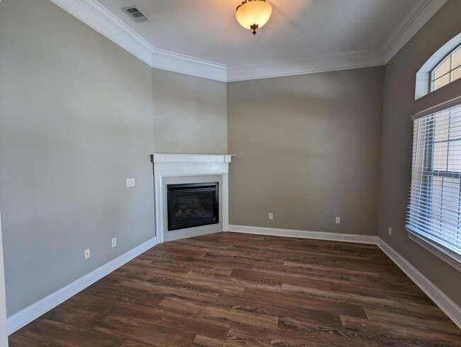 Building Photo - 1789 Ravenna Dr
