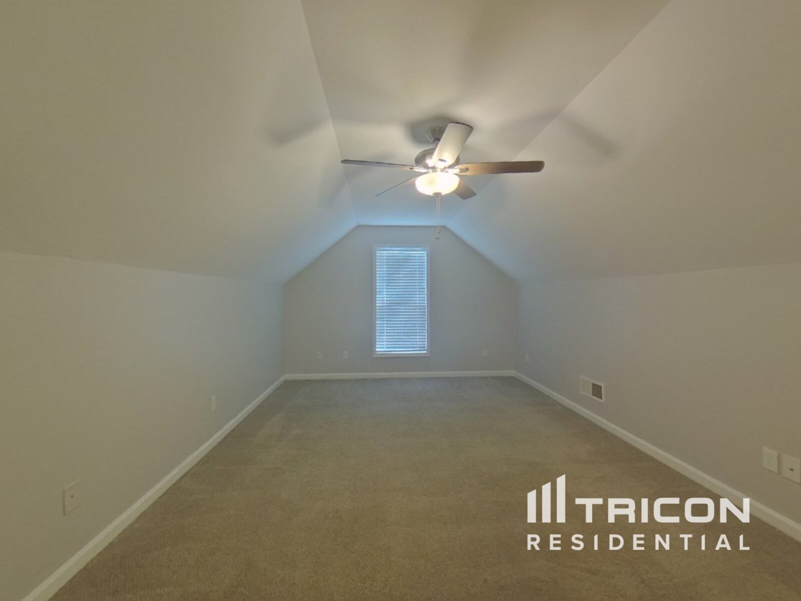 Building Photo - 425 Eglington Tr