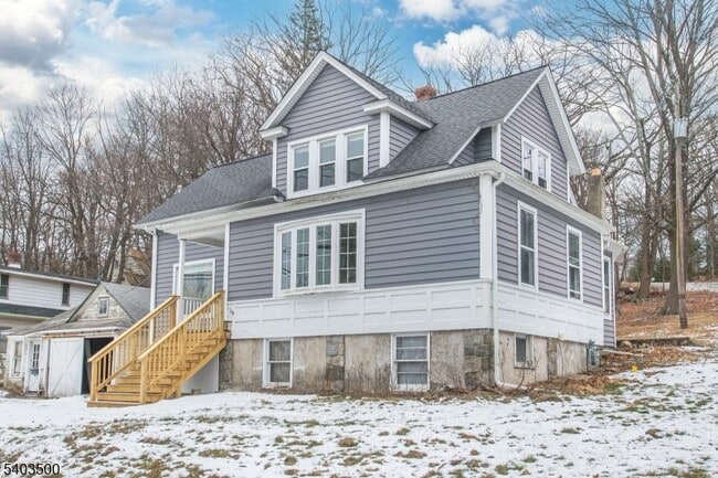 Building Photo - 382 Howard Blvd