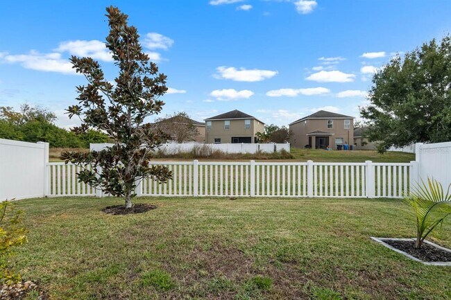 Building Photo - 1313 Trailwater St