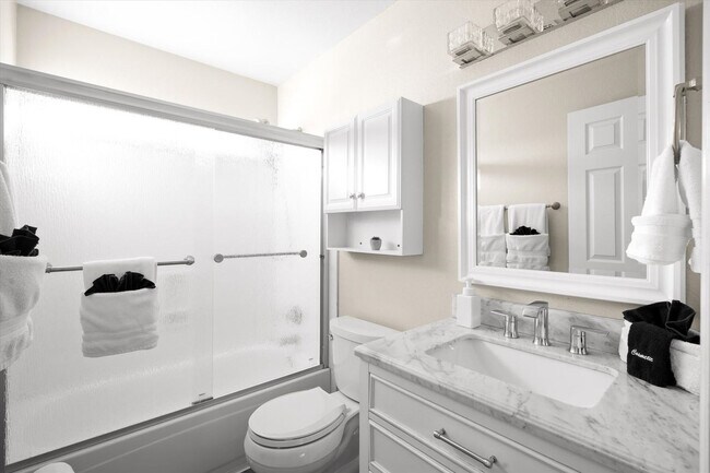 Building Photo - 5604 E Beverly Ln