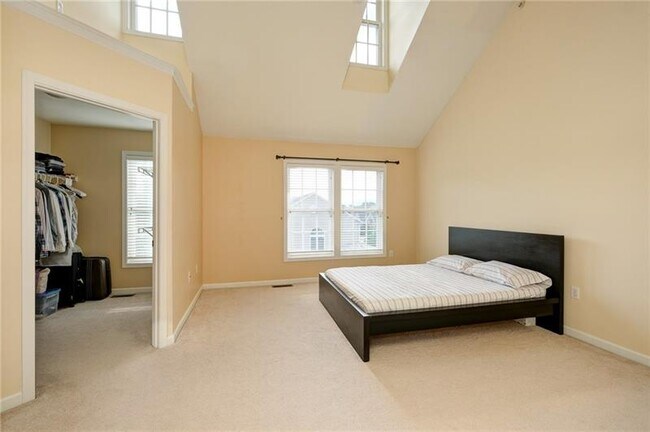 Building Photo - 612 Arbor Ct