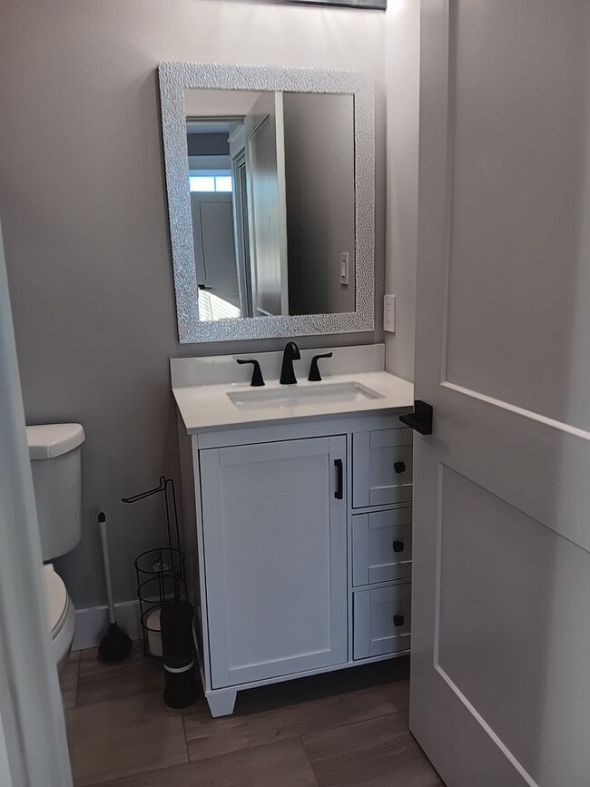 Building Photo - 4BR/4BA Townhome in Fort Sanders | Off Cam...