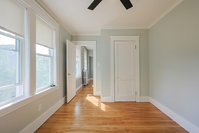 Building Photo - 19 Brantwood Rd