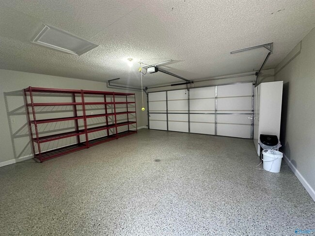 Building Photo - 722 Hobbs Rd SE