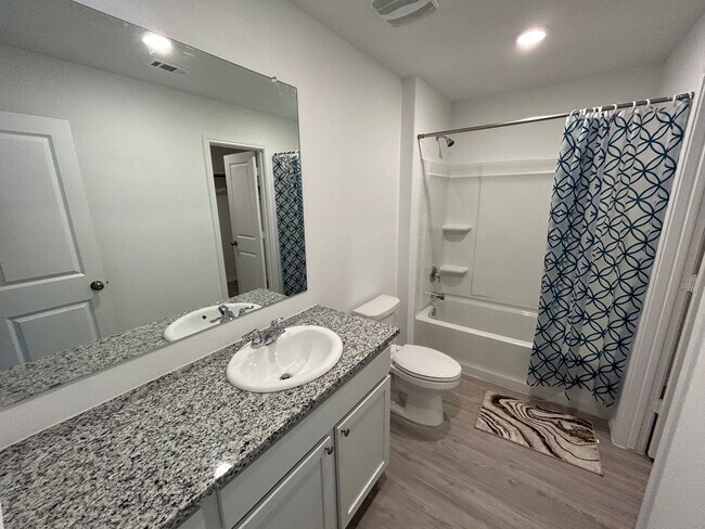 Building Photo - **APPLICATION RECEIVED** BEAUTIFUL 3 Bedroom / 2 Bath Home w/ Community Park & Pool!