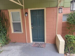Building Photo - Grandview unit B