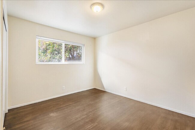 Building Photo - 267 Flint Ct