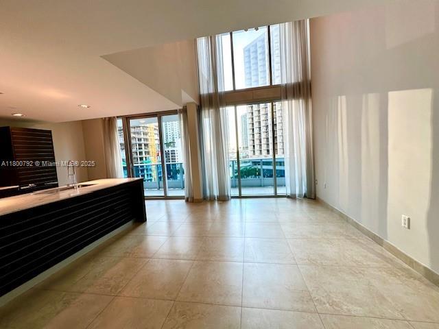 Building Photo - 200 Biscayne Blvd Way