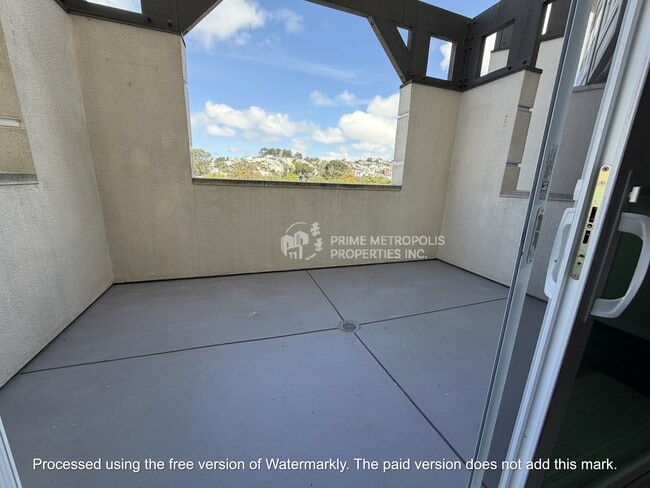 Building Photo - 8400 Oceanview Terrace