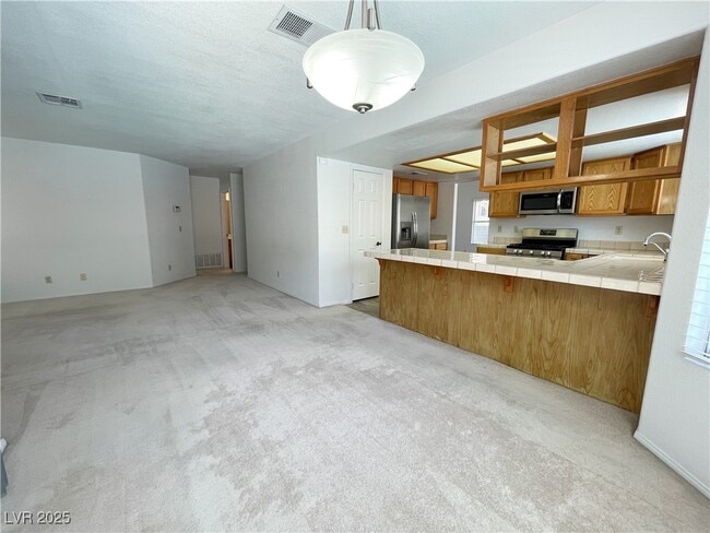 Building Photo - 420 Crater Ct