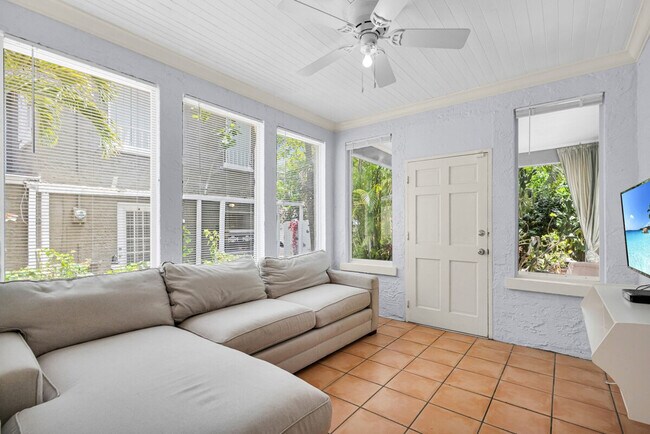 Building Photo - 511 29th St