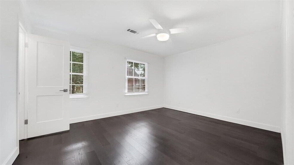 Building Photo - 2610 Whitney St