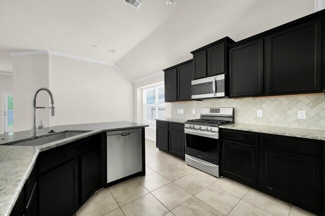 Building Photo - 18788 Laurel Hills Dr