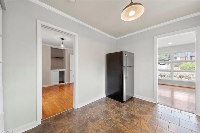 Building Photo - 2801 Wynnewood Dr