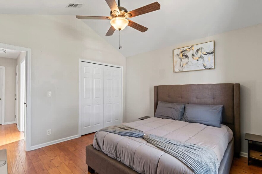 Building Photo - 12160 Irwin Manor Dr