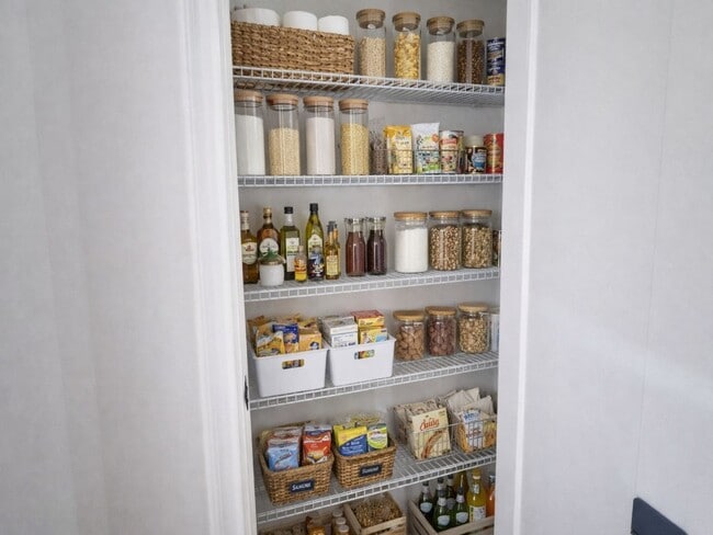 Building Photo - FIRST MONTH FREE - Beautiful 3BR 2.5BA Home in Statesville • 2 Car Garagge Tours