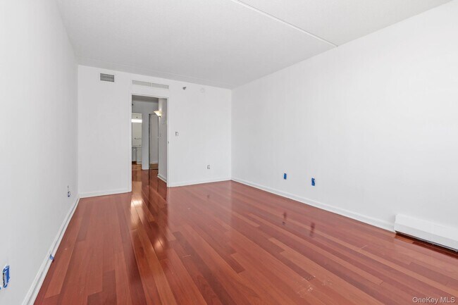 Building Photo - 4 Martine Ave