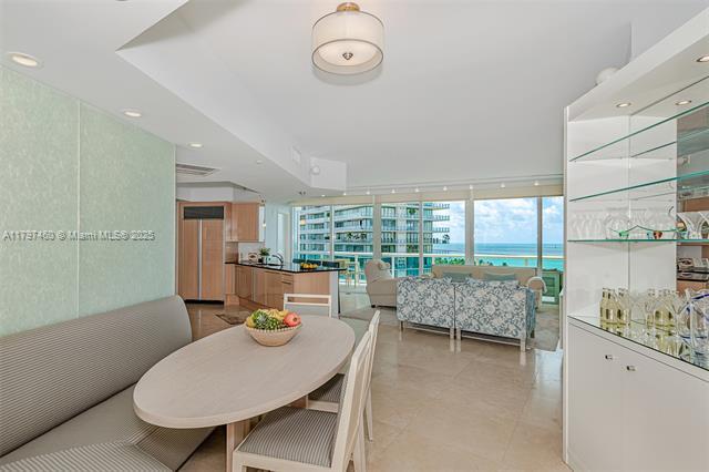 Building Photo - 1000 S Pointe Dr