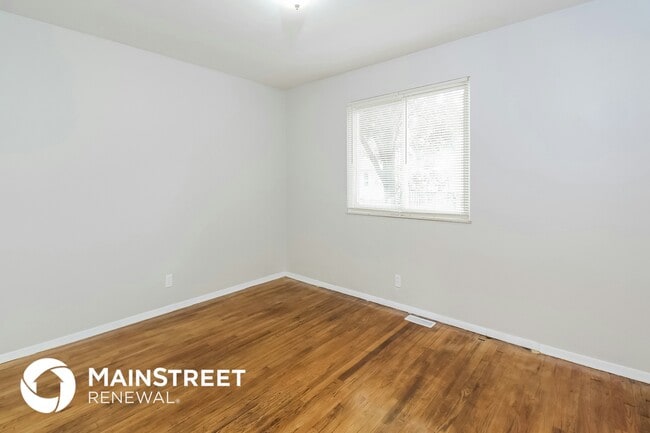 Building Photo - 1710 Galion Ave