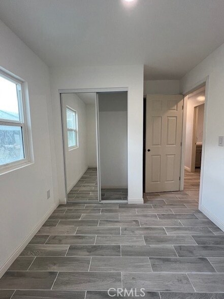 Building Photo - 265 N 10th Ave