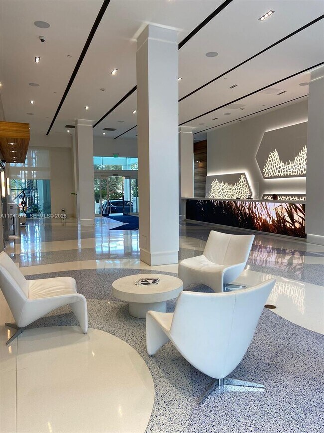 Building Photo - 650 West Ave