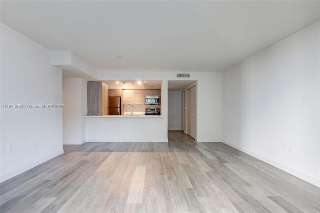 Building Photo - 1756 N Bayshore Dr