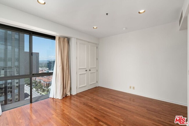 Building Photo - 10750 Wilshire Blvd