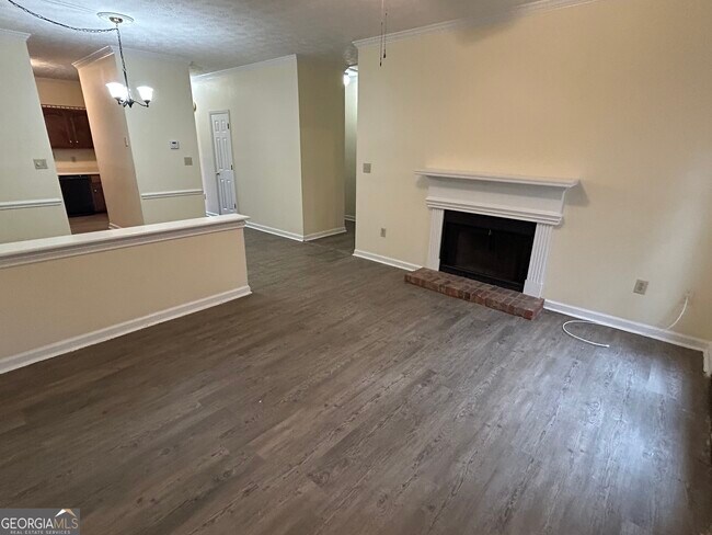 Building Photo - 250 Cleveland Rd