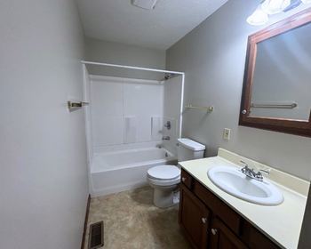 Building Photo - 509 Oak Glen Dr