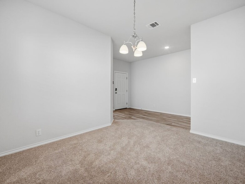 Building Photo - 4615 Serpens