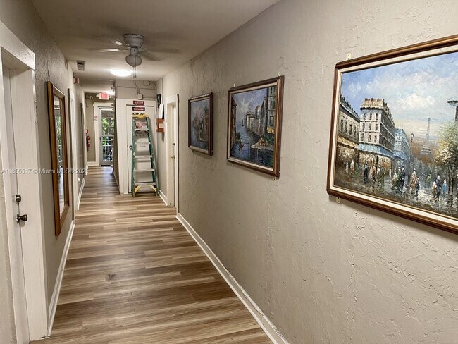 Building Photo - 3409 S Le Jeune Rd