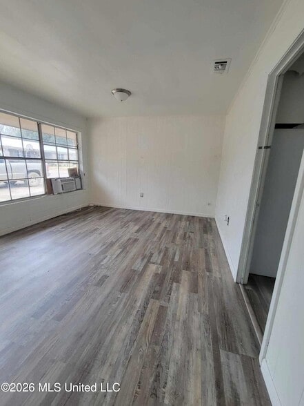 Building Photo - 632 Capital Ave