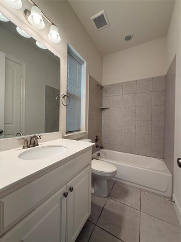 Building Photo - 924 Julia Pl