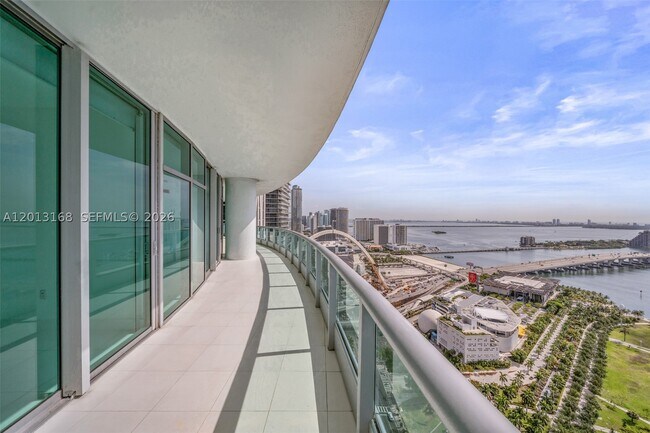 Building Photo - 900 Biscayne Blvd