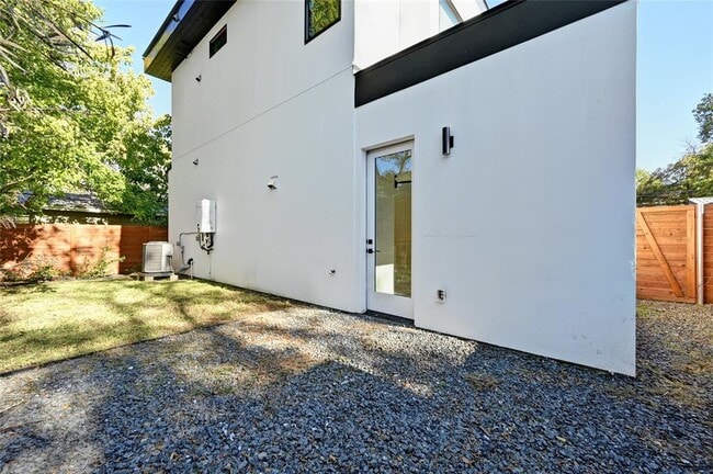 Building Photo - 2706 Stacy Ln