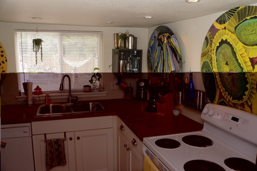 Building Photo - 7 5th Ave