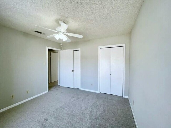 Building Photo - 9242 Westwood Village Dr
