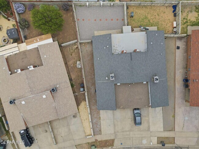 Building Photo - 3540 E Glen Dr