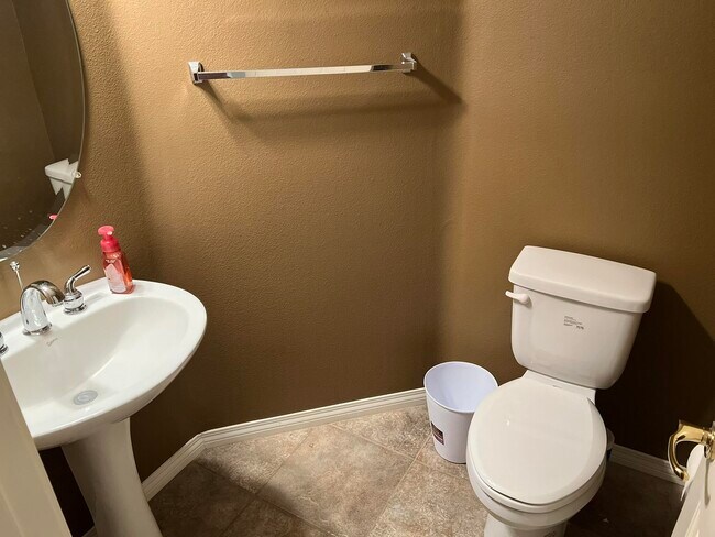 Building Photo - 59 Shoreline Dr