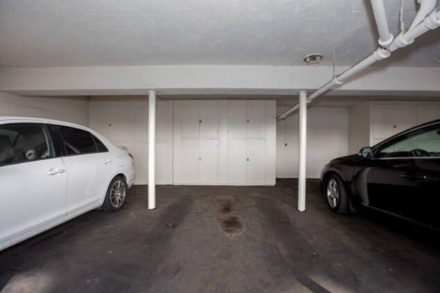 Building Photo - 1640 Amberwood Dr