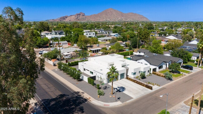 Building Photo - 4002 E Avalon Dr