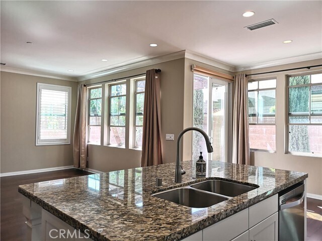 Building Photo - 106 Pendant