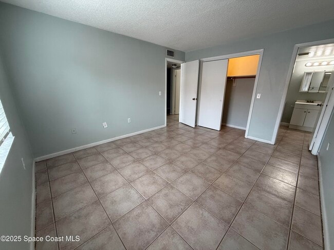 Building Photo - 176 San Juan Cir