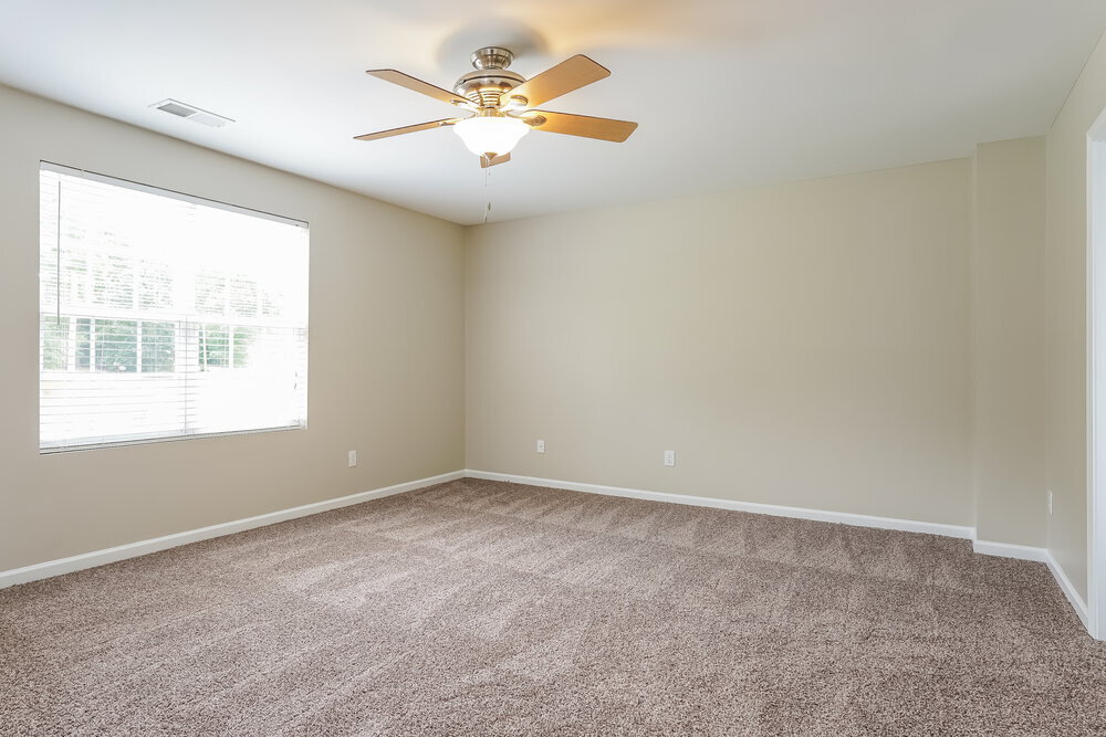 Building Photo - 242 River Hills Dr