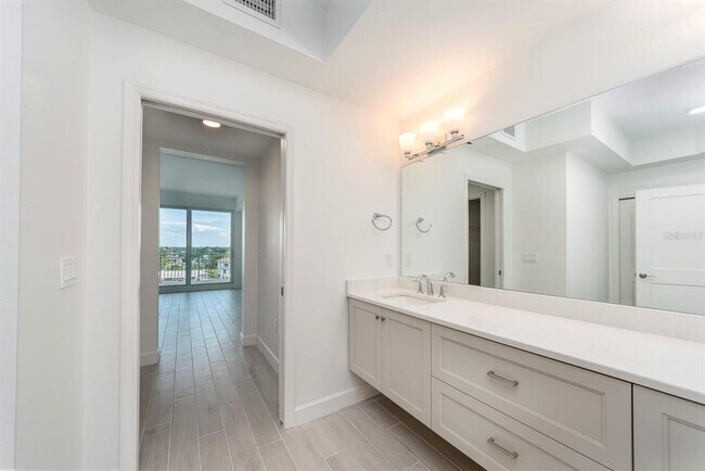 Building Photo - 125 Island Way