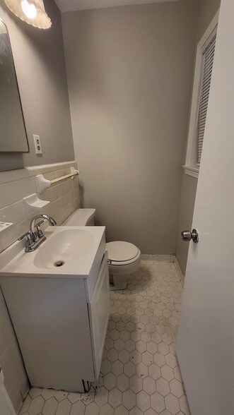 Building Photo - 4697 Grecco Dr