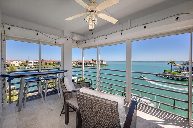 Building Photo - 363 Pinellas Bayway S