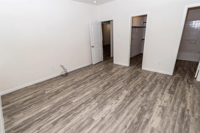 Building Photo - 5418 Comel Ct